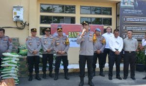 Kapolres Labusel AKBP Arfin Fachreza Salurkan Bansos kepada Warga Kurang Mampu Bentuk Kepedulian Polri IMG 20241028 WA0115