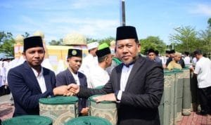 Peringati Hari Santri Nasional 2024, Pjs Bupati Labura Berikan Karpet Masjid Kepada Pondok Pesantren IMG 20241022 200220