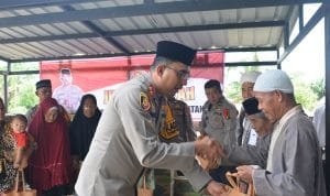 Kapolres Labuhanbatu Selatan Bersama Jajaran Gelar Sholat Jumat Bersama dan Salurkan Bansos di Masjid Al Hidayah Desa Aek Goti IMG 20241101 WA0189
