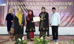 Kongres Bundo Kanduang Kedua Dibuka, Sebagai Identitas Perempuan Minang Yang Beradat