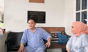 Berikan Semangat, Bupati Terpilih Maya Hasmita Jenguk Hendra Sitepu Di RSUD Rantauprapat IMG 20241213 WA0089