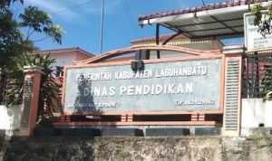 Kabar Gembira, Akhirnya Riswaldi Dan Putra Akan Kembali Mengajar Di SMPN 2 Panai Hilir 38752820203 img 20200318 wa0052