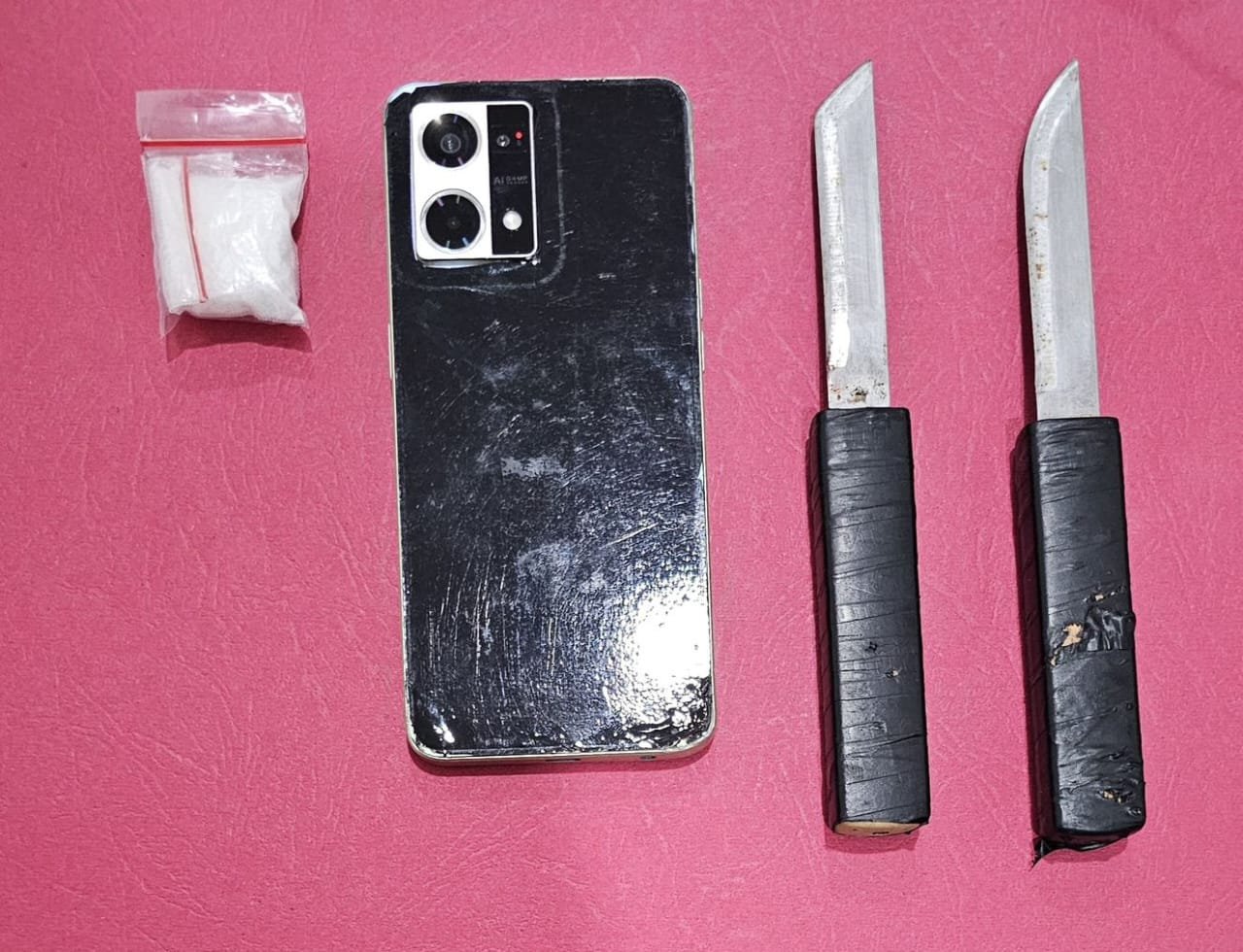 Sempat Lakukan Perlawanan, Pengedar Narkoba di Desa Asam Jawa Dibekuk Polisi 1 IMG 20250110 WA0075