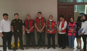 Kelima Tersangka Dugaan Korupsi Seleksi PPPK di Langkat Diborgol IMG 20250113 224806