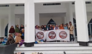 Menjelang Akhir Ramadhan, HSP Bagikan Puluhan Paket Sembako Ke Kaum Dhuafa Serta Mukenah IMG 20250330 113139