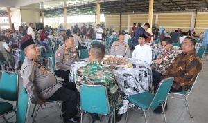 Kapolres Labuhanbatu Lakukan Kunjungan Kerja dan Hadiri Syukuran di Kediaman Bupati Labura FB IMG 1745593835429