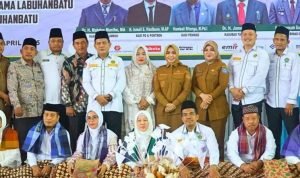 Bupati Labuhanbatu Hadiri Halal Bihalal dan Tepung Tawar Calon Jemaah Haji IMG 20250415 131053