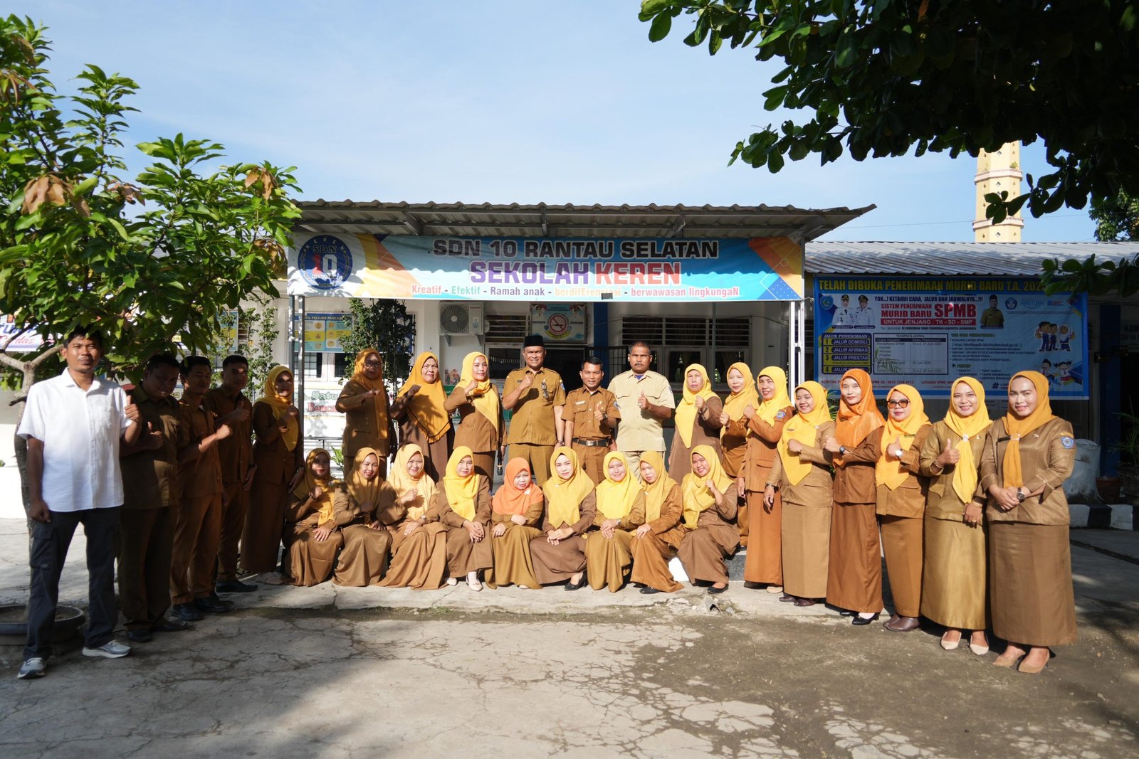 Jadi Pembina Upacara Di SDN 10 Ransel Plt Kadisdik Sampaikan Pesan Penting Bupati 2 IMG 20250526 WA0042 scaled