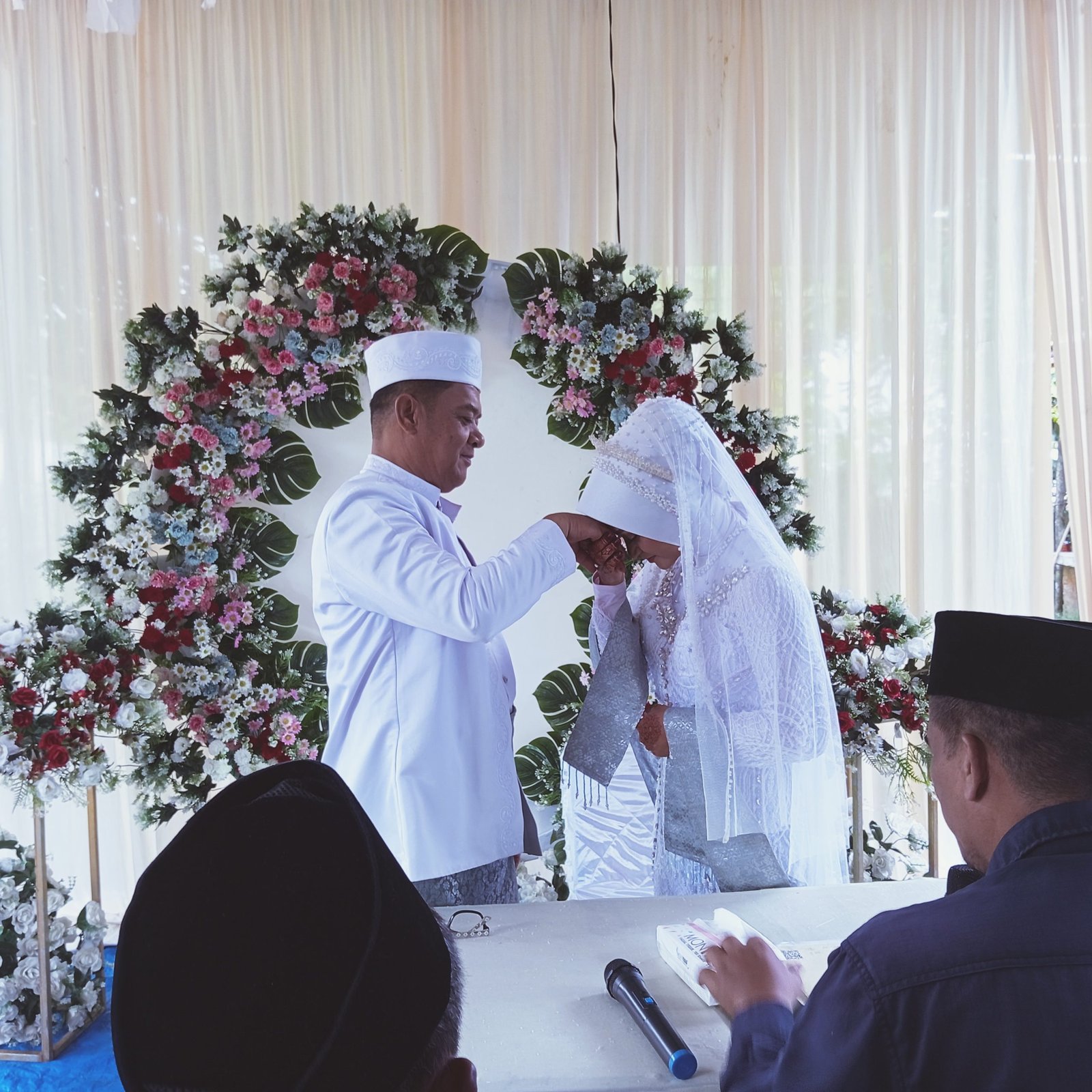 Ketua LPAI Labuhanbatu Hadiri Akad Nikah Seorang Wartawan, Mengaku Bahagia Hingga Sebut Makanannya Enak. 1 IMG20250502100248 scaled