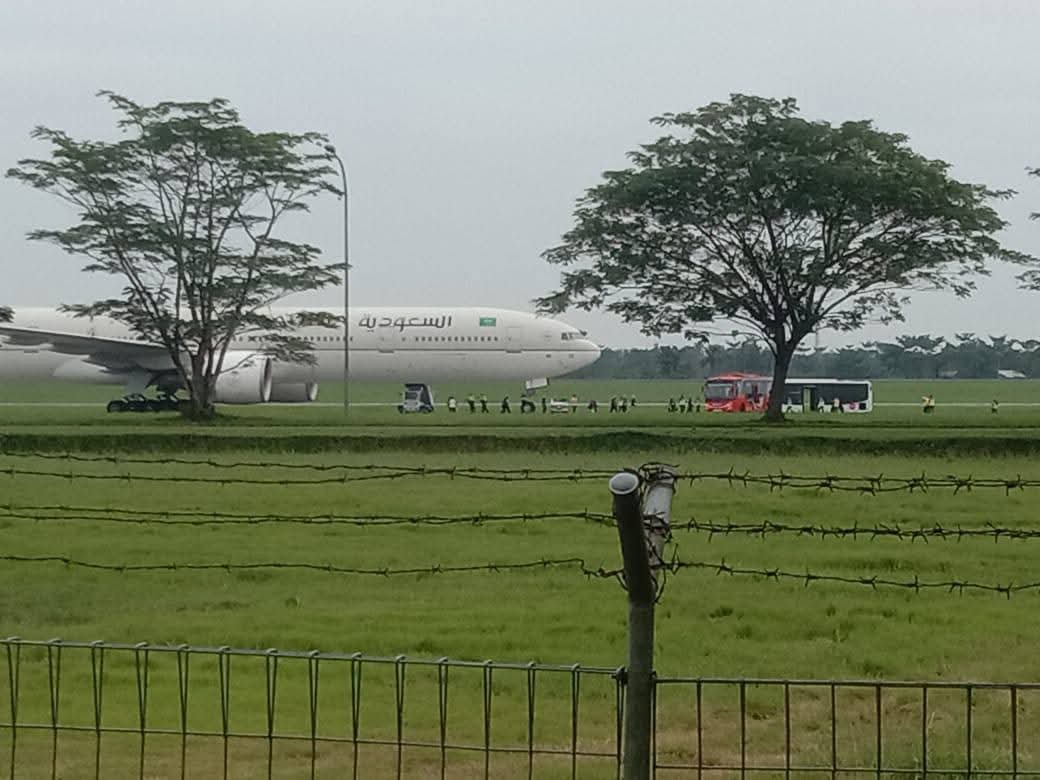 TNI Bantu Evakuasi dan Dukung Penanganan Ancaman Bom di Pesawat Saudi Airlines SV5276 1 IMG 20250617 WA0024
