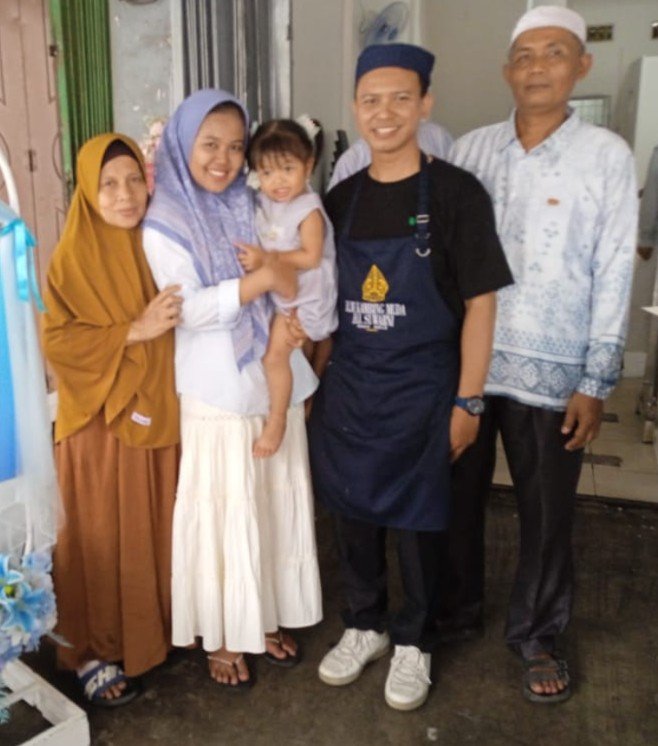 Hj Suwarni dan Keluarga