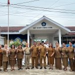 Kunjungi SMPN 2 Ratu, Plt Kadisdik Jadi Pembina Upacara Dan Cek Ruang Kelas Rusak