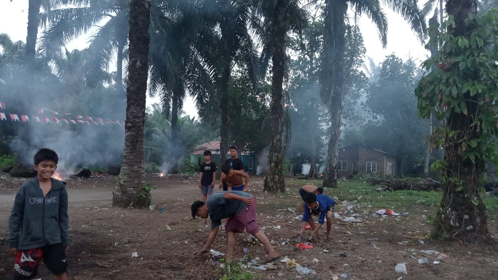 BP Ikanas Labuhanbatu Ajak Generasi Muda Kampung Sawah III Jauhi Narkoba Lewat Bantuan Bola Kaki dan Bola Voli 1 Ikanas