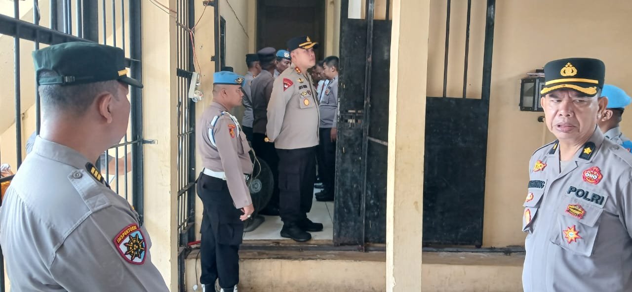 Tekankan Kesiapan Operasional dan Disiplin Personel,Kapolres Labusel AKBP Aditya Sembiring Tinjau Polsek Kotapinang 1 Operasional