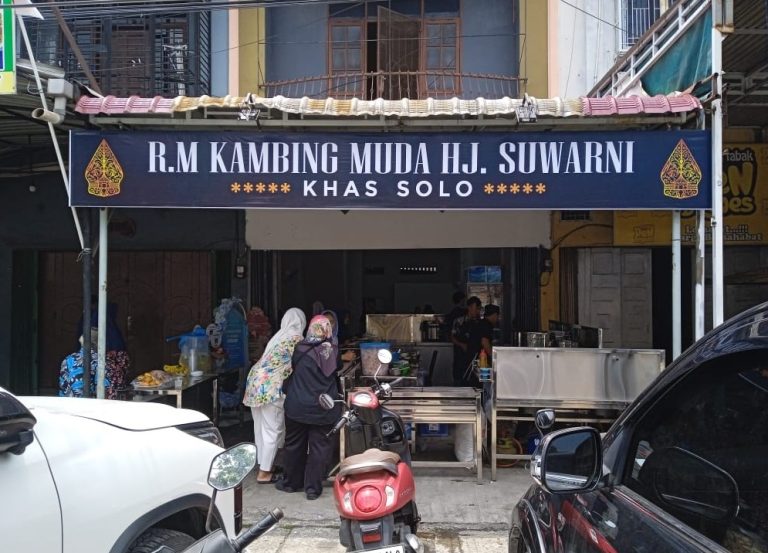 Grand Opening Rumah Makan Kambing Muda Hj. Suwarni: Hadirkan Cita Rasa Khas Solo di Kota Medan 3 Rumah Makan Solo