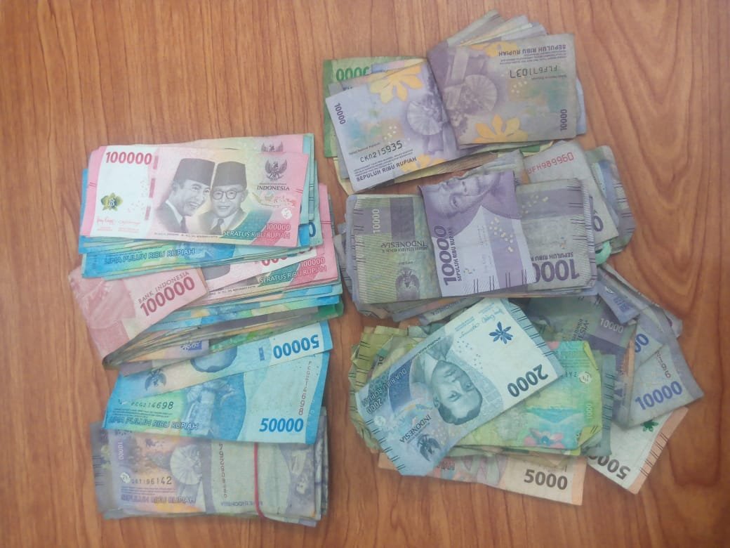 Jatanras Polda Sumut Sikat Perjudian di Karo: Mesin Judi, Uang Tunai, dan Puluhan Orang Diamankan 2 Polda Sumut