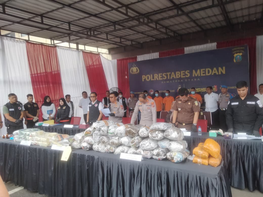Polrestabes Medan Musnahkan Narkotika Jenis Sabu Sebanyak 29.731,65 gram, 19.800 butir Ekstasi dan 22.750 gram Ganja 1 Polrestabes Medan