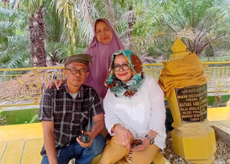 Perjalanan Spiritual Wan Yanti Nasution: Dari Amerika Ke Makam Leluhur Sultan Kotapinang 1 Wan Yanti Nasution