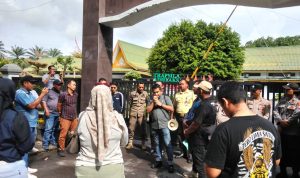 AMP2L Lakukan Aksi Demo Terkait Pungli dan Double Job Kasek di Disdik Langkat