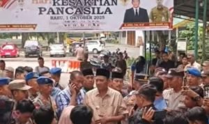 Tuntut PT LNK Bayar Ganti Untung, Warga Demo Kantor Bupati Langkat IMG 20251003 WA0035