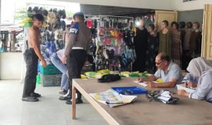 Polres Pelabuhan Belawan Gelar Gerakan Pangan Murah Polri, Jual 3 Ton Beras SPHP ke Warga IMG 20251004 WA0009