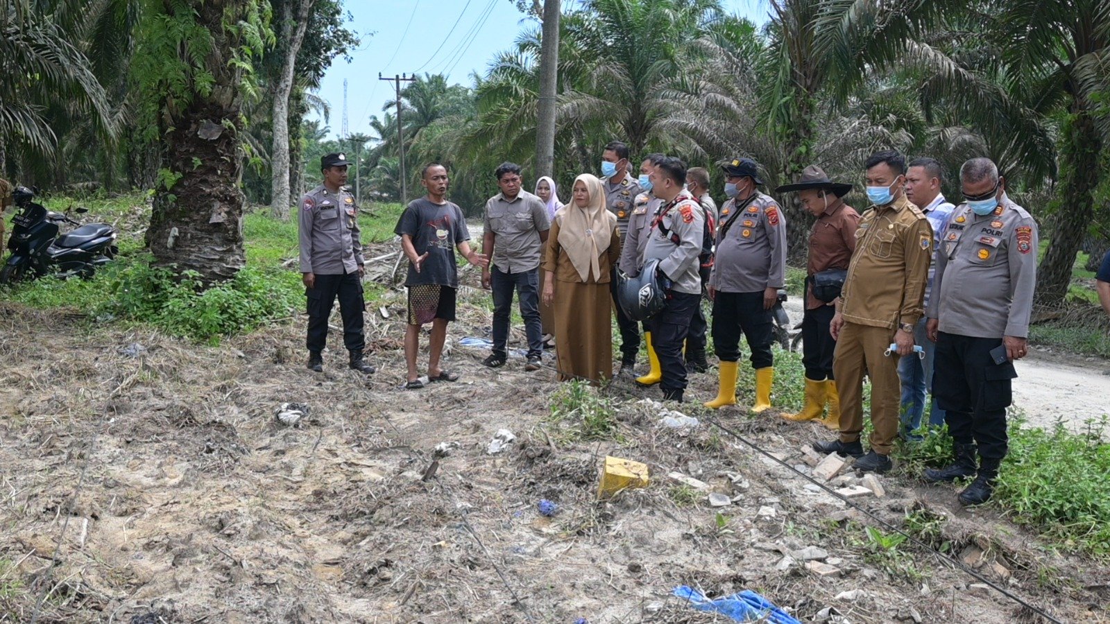 Kapolres Labusel Tinjau Penanaman Jagung Serentak Kuartal IV di Kampung Rakyat: Dorong Swasembada Pangan dan Kemandirian Petani 2 Kapolres