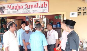 Usai Sholat Jumat di Masjid Amaliah, Ketua BAZNAS Labusel Ajak Warga Hidupkan Kepedulian dan Kebersamaan