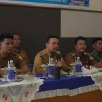 Camat Kampung Rakyat Bersama Bupati Labusel Berikan Bimbingan Sosial kepada Warga Rentan