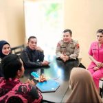 Gotong Royong Cegah Stunting, Wakil Bupati dan Kapolres Labusel Wujudkan Rumah Layak Huni di Desa Aek Batu