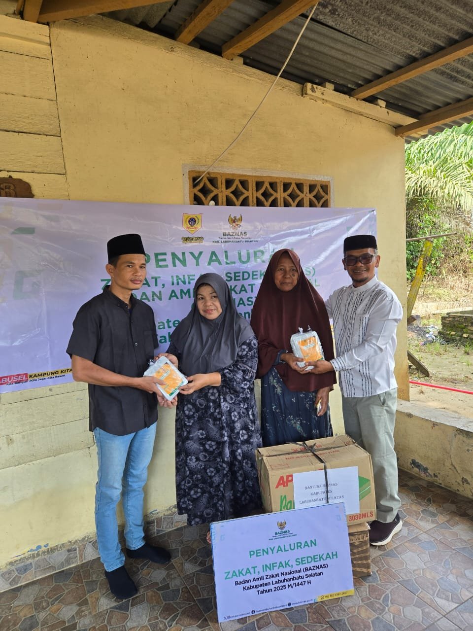 Kepedulian Tanpa Henti, BAZNAS Labusel Salurkan Paket Sembako untuk Warga Kurang Mampu 1 BAZNAS