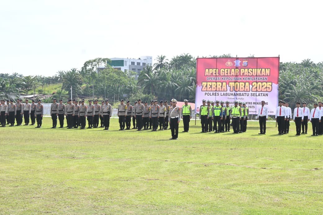 Kapolres Labusel Pimpin Apel Pasukan Operasi Zebra Toba 2025, Tegaskan Pentingnya Kamseltibcarlantas Jelang Ops Lilin 1 Operasi Zebra