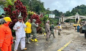 Hari Kedua, Evakuasi Warga di Jembatan Kembar Terus Dikebut IMG 20251128 WA0020