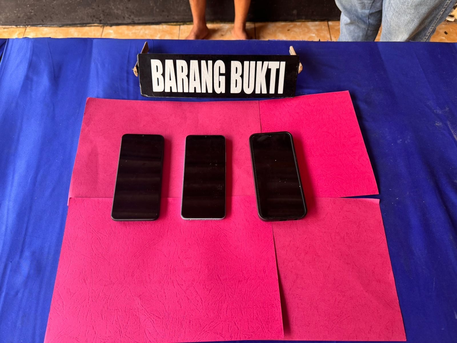 Polsek Bilah Hilir Tangkap Pelaku Pencurian Dua Unit Handphone di Barak Karyawan PT Cisadane 1 Polsek Bilah Hilir