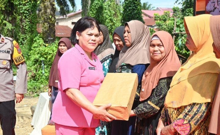 Bangun Kepedulian Sosial, Polres Labusel Serahkan Rumah Layak Huni kepada Warga Pra Sejahtera 2 IMG 20251119 203616
