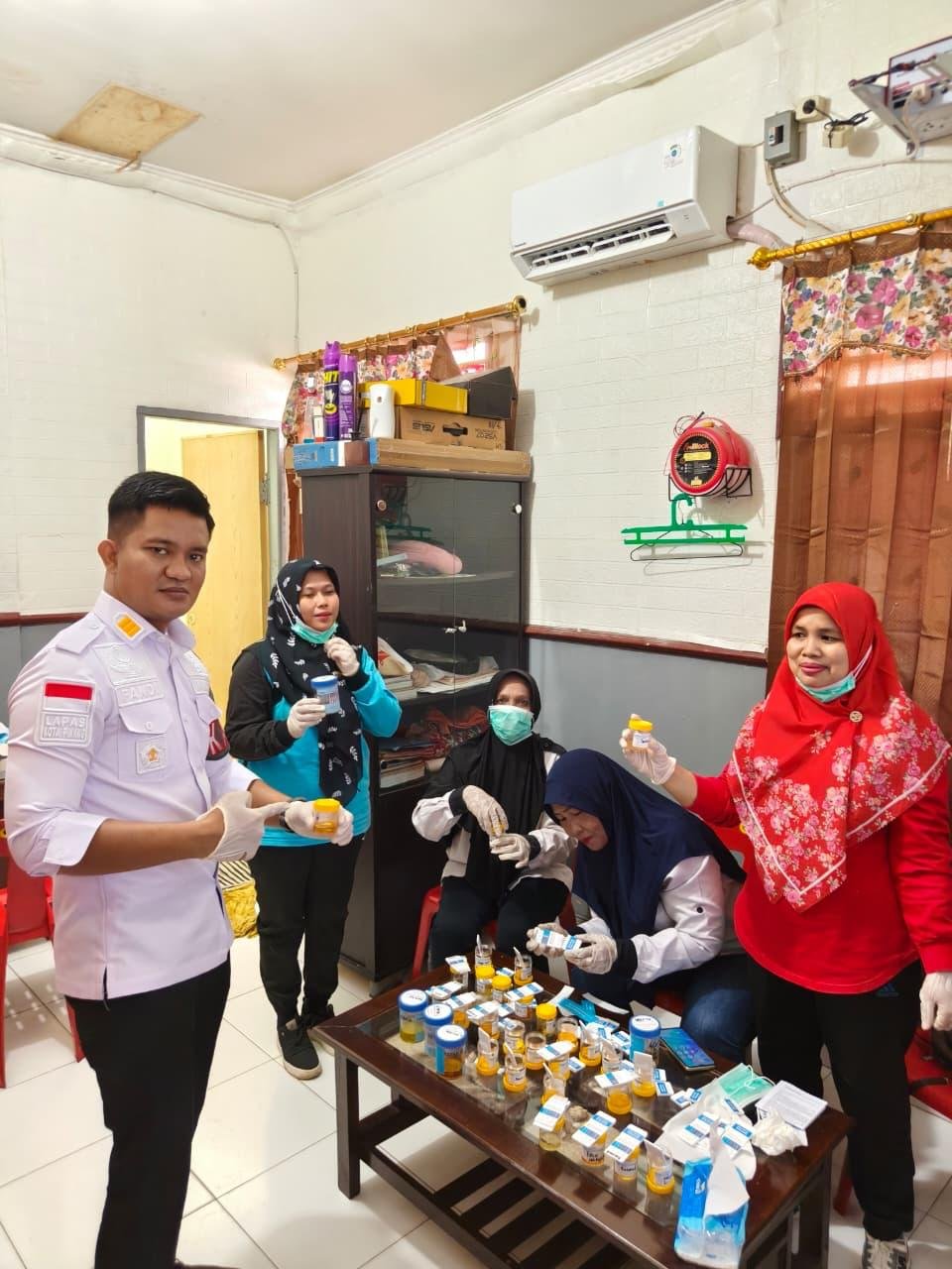 Zero Narkoba, Lapas Kota Pinang Tegakkan Disiplin Lewat Tes Urine secara mendadak 1 Lapas
