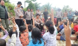 Polres Langkat Salurkan Bansos kepada Warga Terdampak Banjir IMG 20251210 WA0015