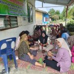 Ciptakan Usaha Rumahan, Desa N6 Aek Nabara Latih Warga Buat Cinderamata Manik-Manik