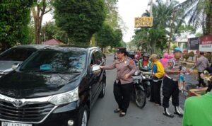 Polres Langkat Berbagi 200 Takjil untuk Masyarakat IMG 20260310 WA0010