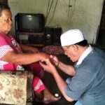 Wartawan Labura MJ Sitorus Berbagi Kebahagiaan Ramadan, Salurkan Sembako kepada Lansia di Wonosari