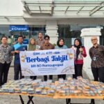 Isi Ramadan, BRI Rantauprapat Bagikan Takjil kepada Warga