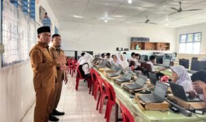 Kadis Pendidikan Labuhanbatu Pantau Kegiatan TKA di SMP Negeri 3 Rantau Utara IMG 20260407 WA0023