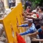 Ratusan Warga Korban Banjir Kecamatan Besitang Lakukan Aksi Demo Ke Kantor Bupati Langkat