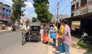 Lizera Coffee dan DPC PJS Labuhanbatu Kompak Berbagi Jumat Berkah kepada Pengguna Jalan