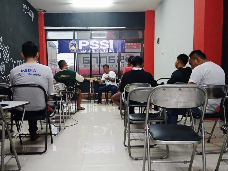Berjalan Dua Bulan, Plt Ketua Askab PSSI Toba Gelar Silaturahmi dengan SSB Se-Toba