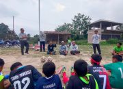 PSSI Toba Kunjungi SSB Habinsaran, Berikan Dua Bola Kaki dan Fokus Pembenahan Lapangan