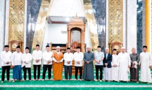 Wakil Bupati Labuhanbatu Sholat Idul Adha Bersama Masyarakat di Masjid Raya Al Ikhlas