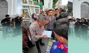 Hibah Rp25 M Heboh, Ratusan Mahasiswa Labusel “Geruduk” Kantor Gubernur Sumut: Anggaran Cemana Ini?