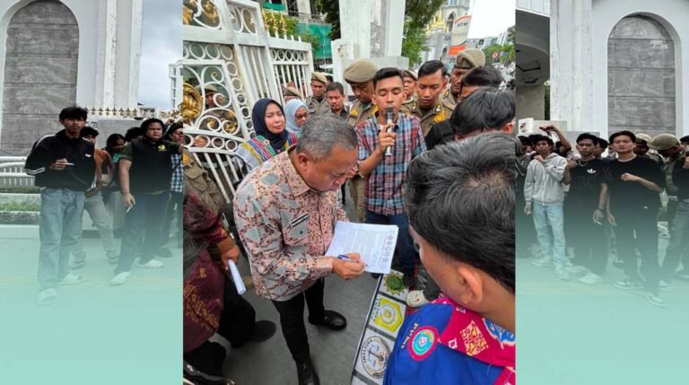 Hibah Rp25 M Heboh, Ratusan Mahasiswa Labusel “Geruduk” Kantor Gubernur Sumut: Anggaran Cemana Ini? Hibah Rp25 M Heboh, Ratusan Mahasiswa Labusel "Geruduk" Kantor Gubernur Sumut: Anggaran Cemana Ini?