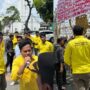Massa PERMA LABUSEL Kepung Kantor Gubernur, Protes Hibah Polres Rp25 Miliar dan Penundaan Pilkades