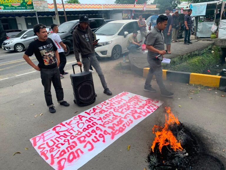 Viral Pejabat Diskominfo Sumut Asyik Joget Saat Didemo, FKKSU Lapor Kejati dan Inspektorat